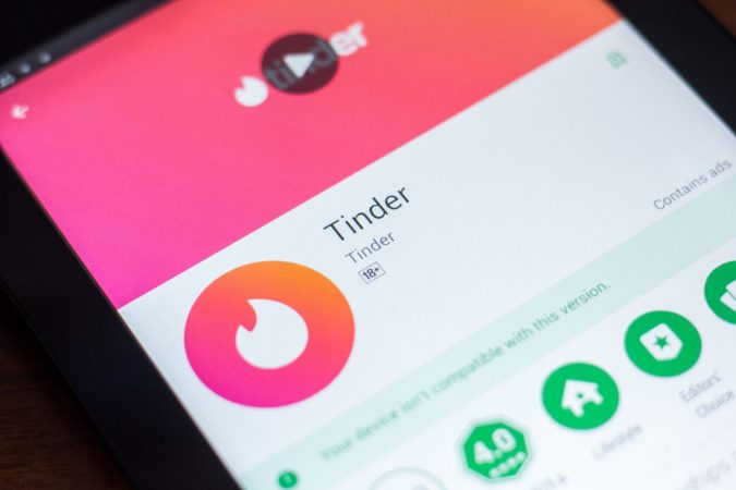 Reporta cualquier conducta inapropiada a Tinder