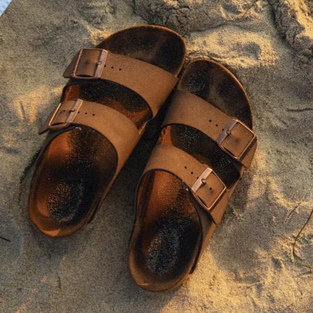 Te explicamos cómo quitar las huellas de sudor de tus sandalias con este sencillo truco casero 2 Merca2.es Otro truco para eliminar las huellas de sudor