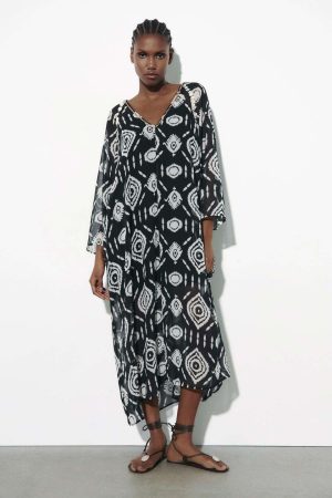 Disfruta en Zara de los vestidos camiseros más elegantes y pijos de este verano ¡échales un vistazo! 14 Merca2.es ¿Por qué los vestidos camiseros son tan populares?