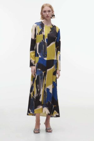 Holgados, elegantes y fresquitos vestidos largos de verano de Zara por menos de 20€ 46 Merca2.es Vestido largo estampado