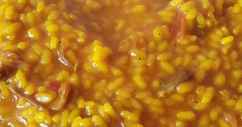 ¿Cómo hacer arroz meloso de gambas y setas?