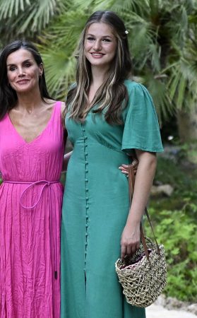 Así es el vestido de Mango de la princesa Leonor