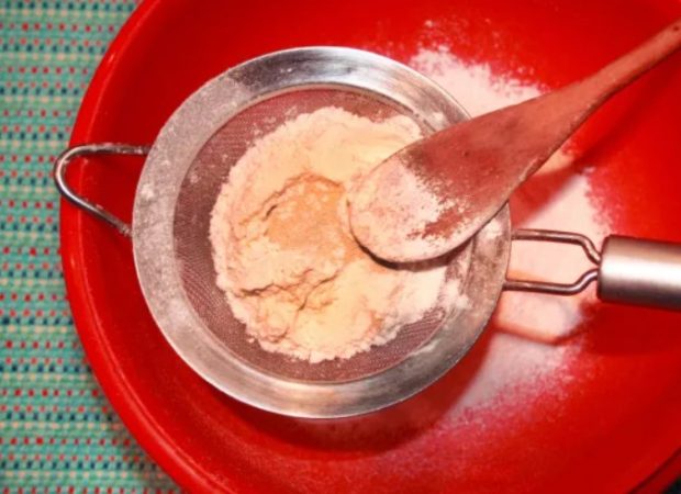 ¿Cómo preparar un delicioso bizcocho vegano de limón en pocos pasos?