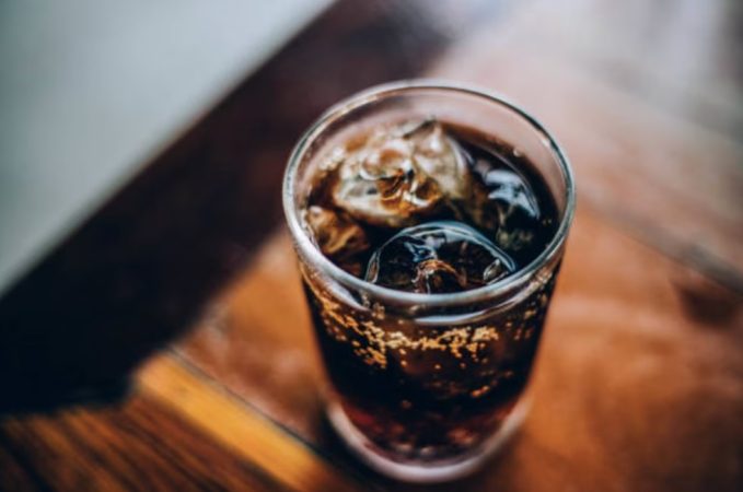 ¿Puedo continuar disfrutando de mis combinados con Coca-Cola?