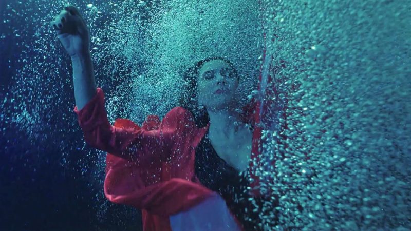 Ender parece ahogarse en 'Pecado Original'