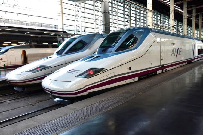 No te pierdas la superoferta de Renfe para inaugurar el nuevo AVE Madrid-Asturias, ¡corre que se acaban los billetes! 31 Merca2.es Renfe AVE