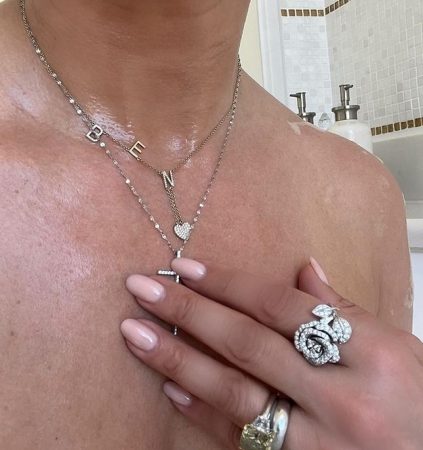 JLo manicura 2 Merca2.es