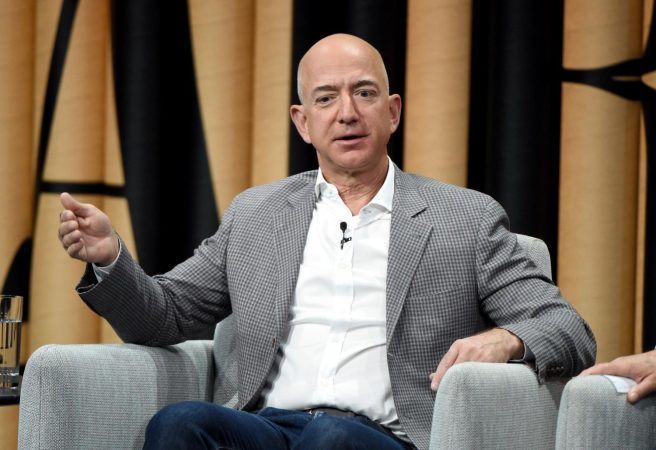 Jeff Bezos, dueño de Amazon, quiere que los humanos solo vengamos a la Tierra de vacaciones 6 Merca2 Jeff Bezos 13 Merca2