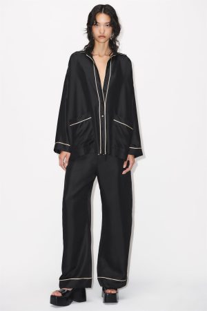 La colección de pantalones de Zara elegantes, cómodos y que estilizan 23 Merca2.es PANTALON DE SEDA LIMITED EDITION Merca2.es