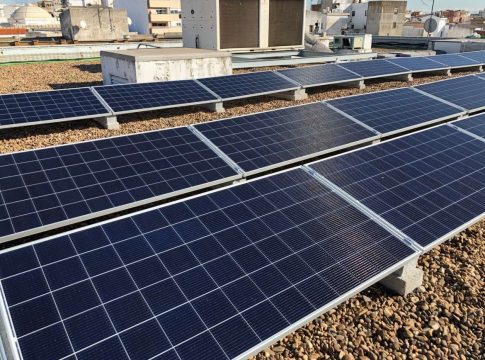 Paneles de una instalación de autoconsumo. Paneles de una instalación de autoconsumo.