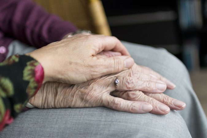 Este es el gran avance científico que podría acabar con el párkinson 53 Merca2.es Parkinson ancianos Merca2.es