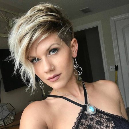 Adelántate al otoño: los cortes de pelo que van a ser tendencia en un par de meses 4 Merca2.es Pixie largo con flequillo