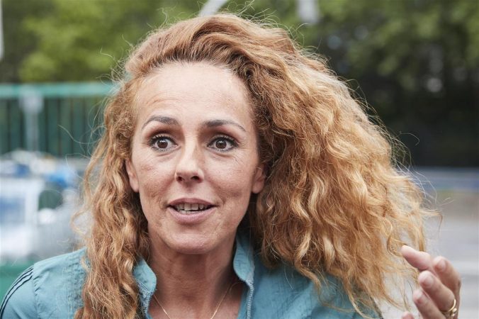 Rocío Flores rompe a llorar tras recibir la tristísima noticia de su madre, Rocío Carrasco 20 Merca2.es Rocío Carrasco, condenada y multada por los jueces