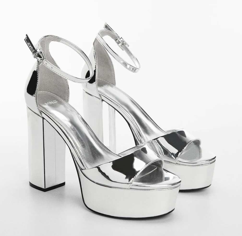 Las sandalias metalizadas de Mango para causar sensación en cualquier fiesta