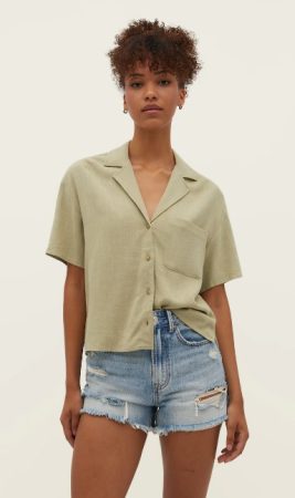 Stradivarius tiene este pantalón low cost en once colores distintos a elegir 48 Merca2 Lo que hemos encontrado en el catálogo de Stradivarius
