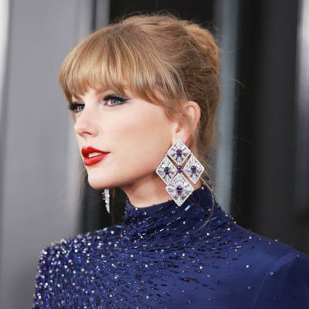 Taylor Swift, una artista de lo más generosa 35 Merca2.es Taylor Swift nos ha demostrado talento con el pasar del tiempo