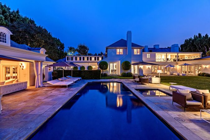 Una de las mansiones donde vive Elon Musk