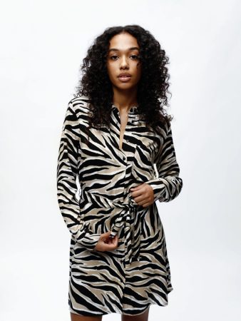 VESTIDO ANIMAL PRINT CON LAZADA