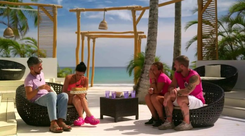 Presentadores y panel de expertos incluidos