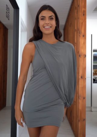 Vestido con capa de Zara