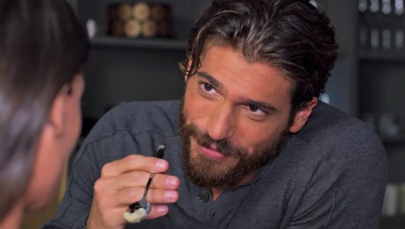 “Violeta como el mar”, una nueva oportunidad para ver a Can Yaman