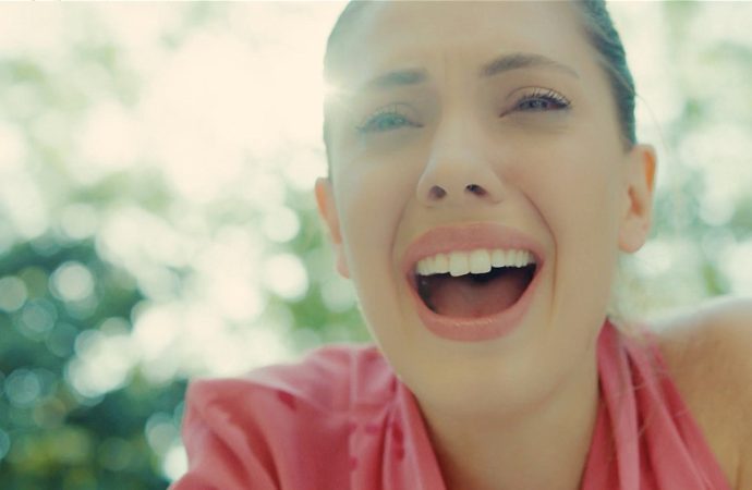 Yildiz grita desesperada