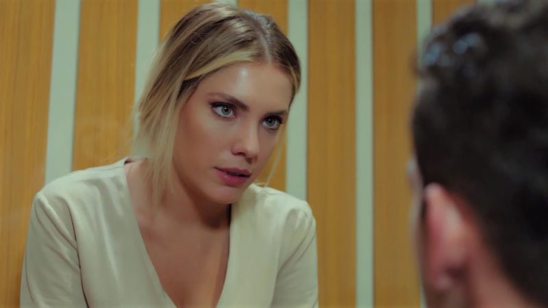 Yildiz recibe una misteriosa visita