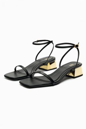 Sandalia Tacón Laminado de la colección de Zara