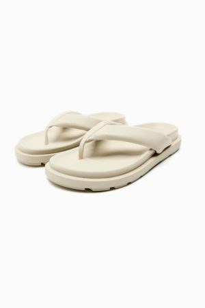 Sandalia Plana Acolchada de Zara