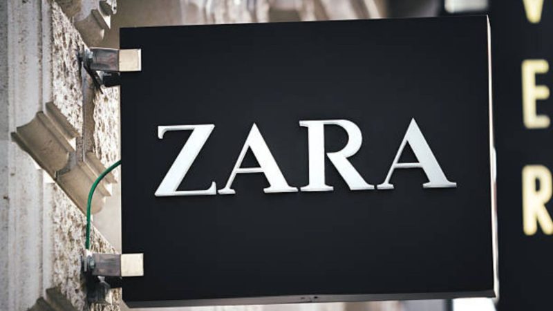 El pantalón 'palazzo' negro de Nuria Roca que encontrarás en Zara 25 Merca2.es Zara 5 Merca2.es