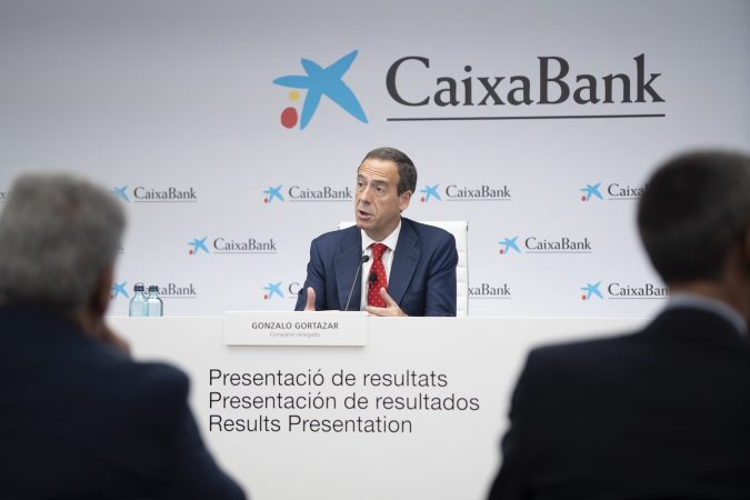 CaixaBank ajusta su estrategia de cobertura: más sensible a tipos y con rentabilidad reforzada en 2025 1 Merca2.es caixabank 1 Merca2.es