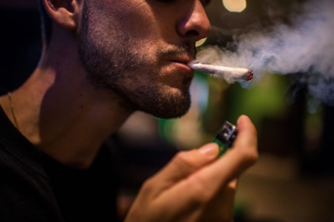 Consumir tabaco normalmente inicia siendo adolescente