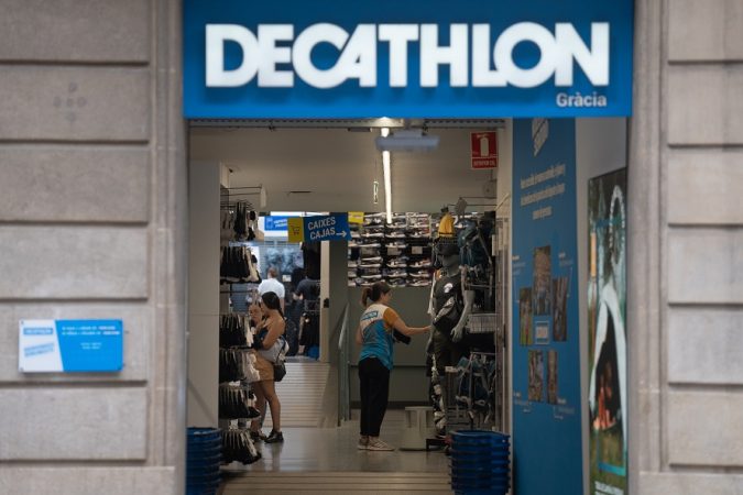 Los envíos a los clientes meten en problemas a Decathlon 1 Merca2.es decathlon Merca2.es