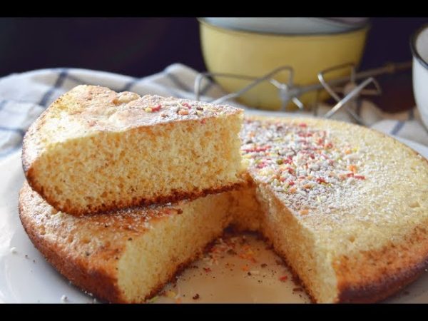 Prepara un esponjoso bizcocho en sólo 20 minutos y con una sartén 75 Merca2.es Por supuesto, lleva grasa