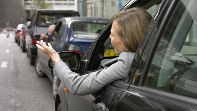 Los consejos de la DGT para superar un atasco en verano sin volverse loco 28 Merca2.es atasco
