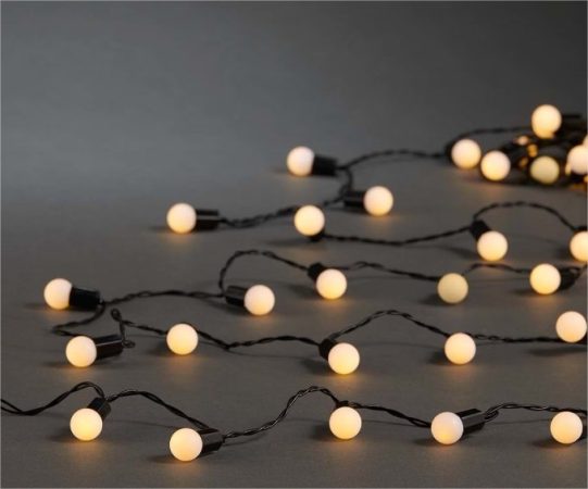 Farolillos, guirnaldas y más: El Corte Inglés tira de precio estos artículos para que tu patio brille en las noches 25 Merca2.es guirnalda solar bolar 50 el corte ingles