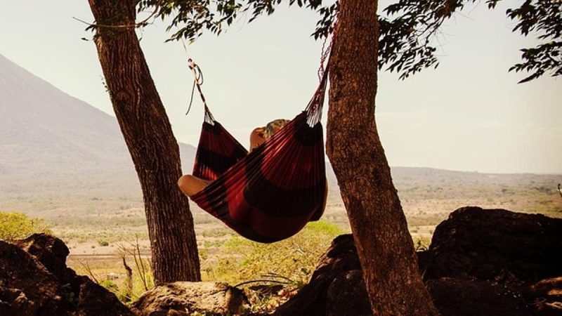 ¿Por qué esta hamaca de Alcampo es el mejor invento para el verano?