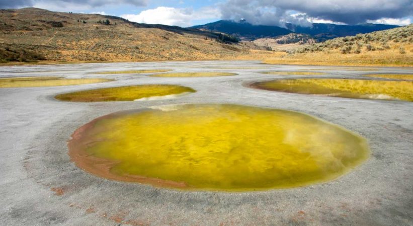 Los lagos de colores que puedes visitar en España y parecen sacados de una película de ciencia ficción 11 Merca2.es lagos Merca2.es