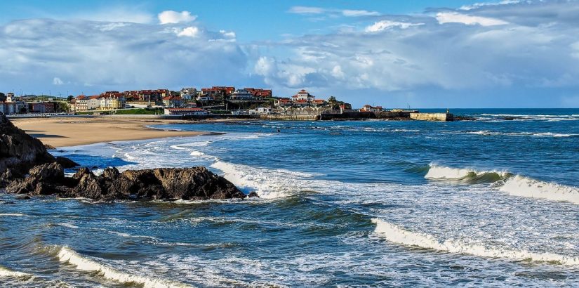 Las playas cerca de Comillas son parada obligatoria