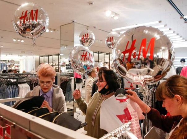 Gana dinero llevando ropa usada de Mango y Zara a H&M 103 Merca2 H&M te premia con un cupón