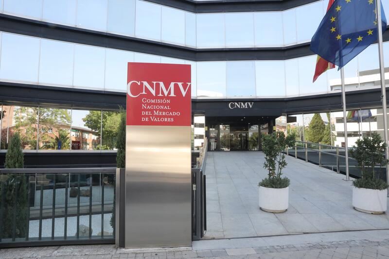 La CNMV advierte sobre cinco entidades no autorizadas para prestar servicios de inversión