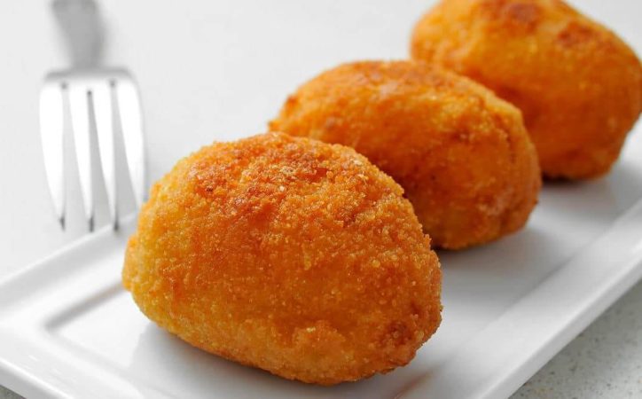 ¿Cuáles serían los perfectos acompañantes para unas croquetas con queso?