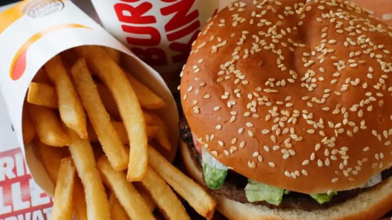 Demandan a Burguer King por engañar con el tamaño del Whopper 19 Merca2.es Existen argumentos que sustentan la demanda contra Burguer King