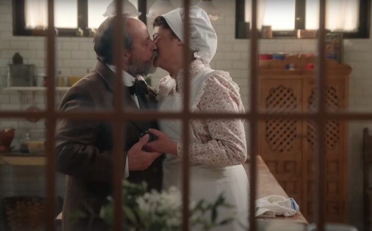 El beso furtivo de Carlos y Candela