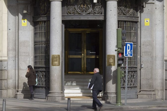 La CNMC pide establecer cautelas con la nueva normativa de productos libres de deforestación 2 Merca2.es Fachada de la Comisión Nacional de los Mercados y la Competencia (CNMC)