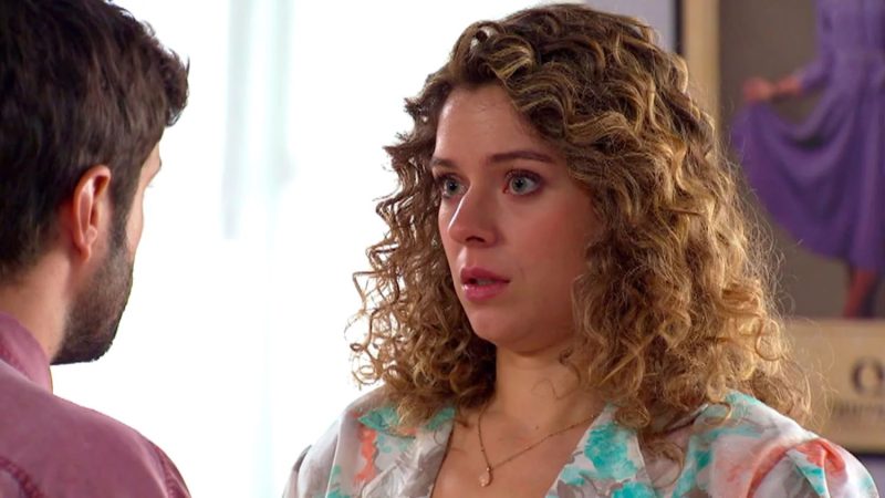 Lola rechaza a Román