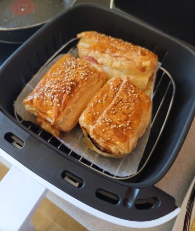 Napolitanas de jamon york y queso en freidora de aire 3 Merca2.es