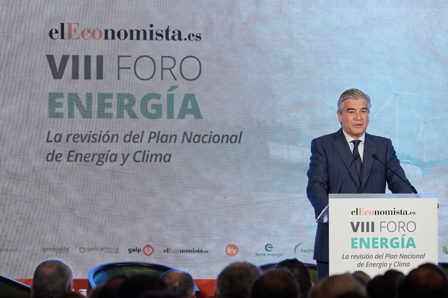 Naturgy y Endesa instan al Gobierno a aumentar el tope de inversión en redes eléctricas