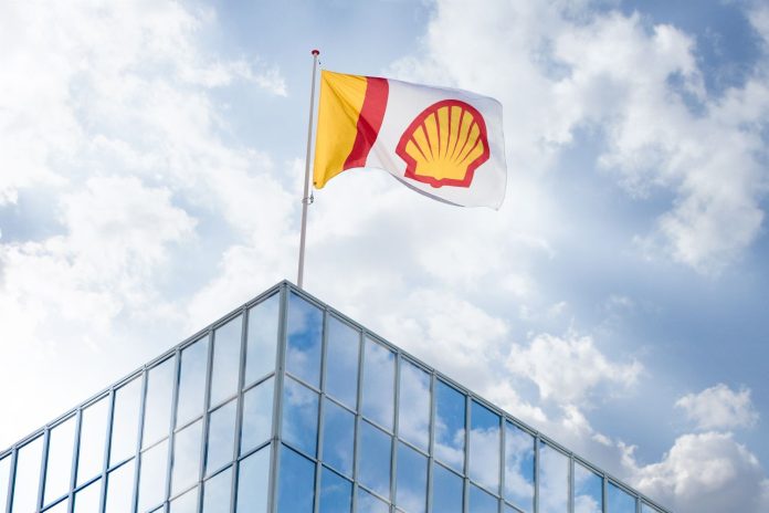 Shell desafía la narrativa del mercado al girase hacia el upstream