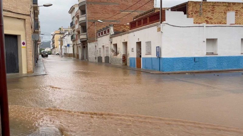 ¿Qué me cubre el seguro en caso de lluvias torrenciales? 29 Merca2.es calles inundadas Merca2.es
